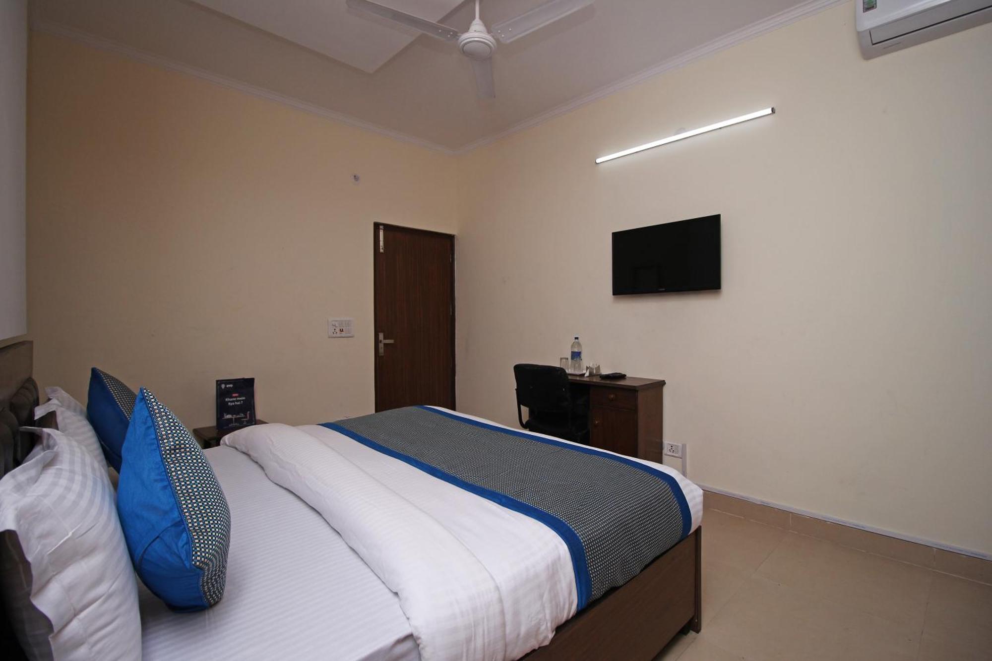 Hotel O Surya Palace Нью-Дели Экстерьер фото