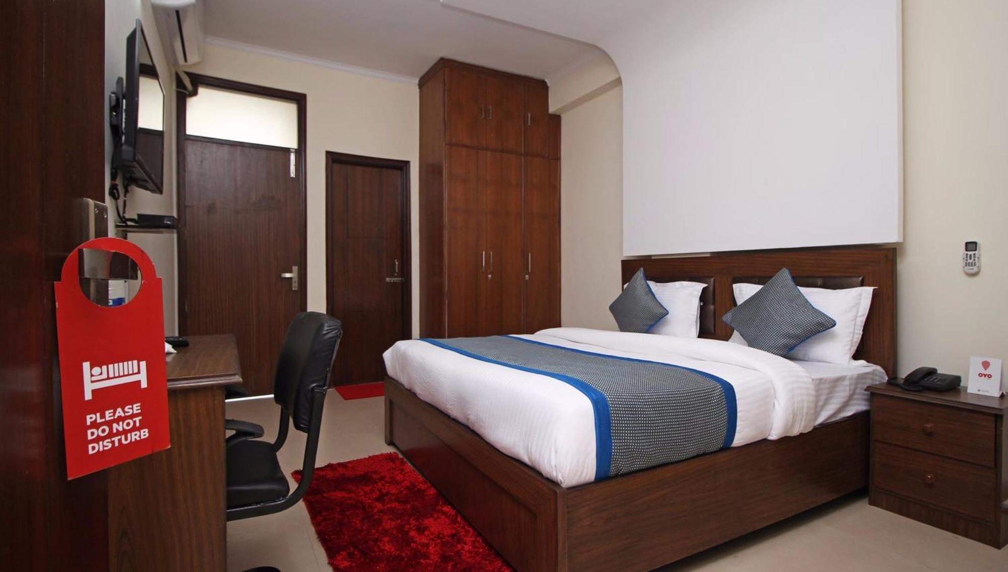 Hotel O Surya Palace Нью-Дели Экстерьер фото