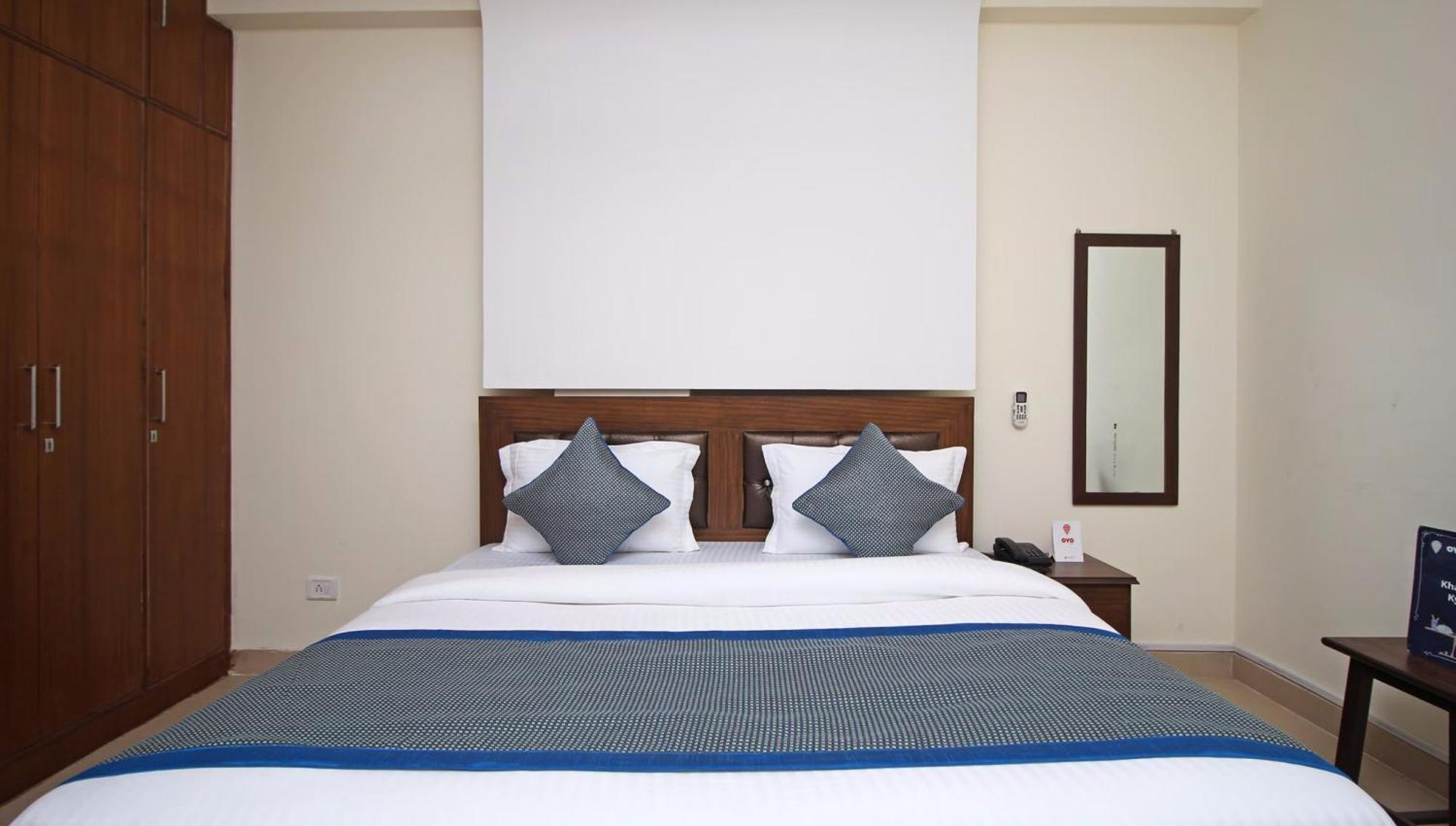 Hotel O Surya Palace Нью-Дели Экстерьер фото