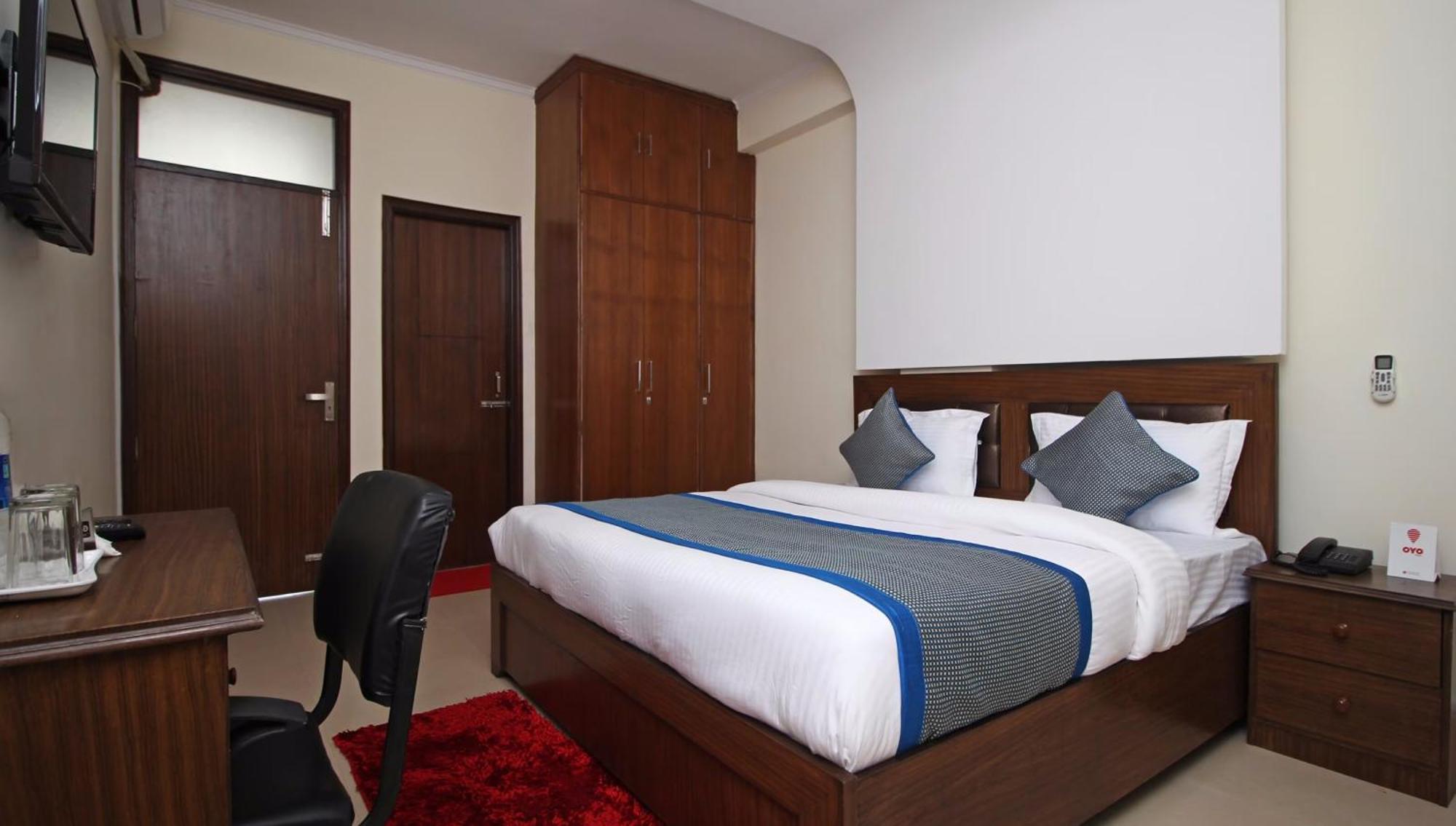 Hotel O Surya Palace Нью-Дели Экстерьер фото