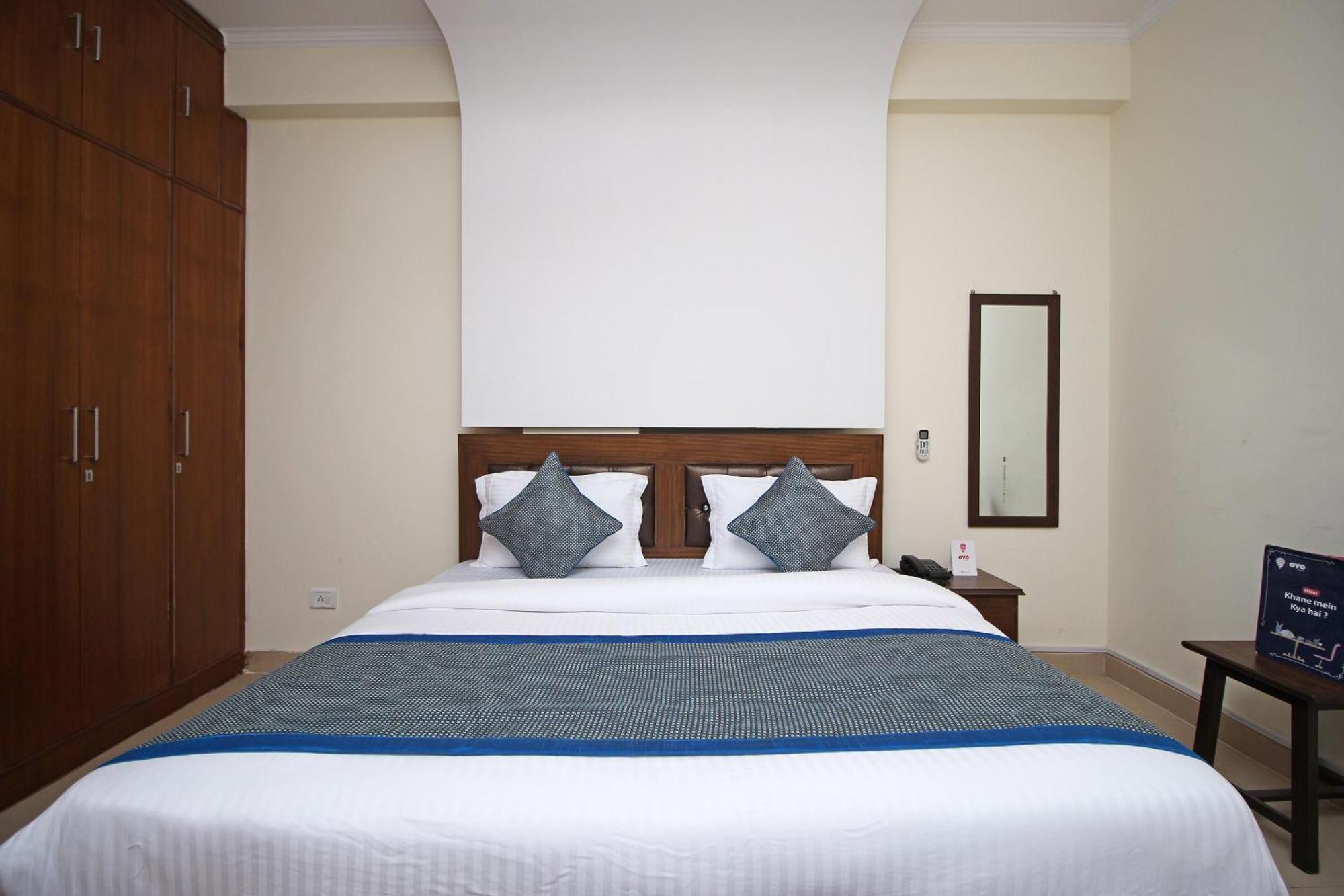 Hotel O Surya Palace Нью-Дели Экстерьер фото