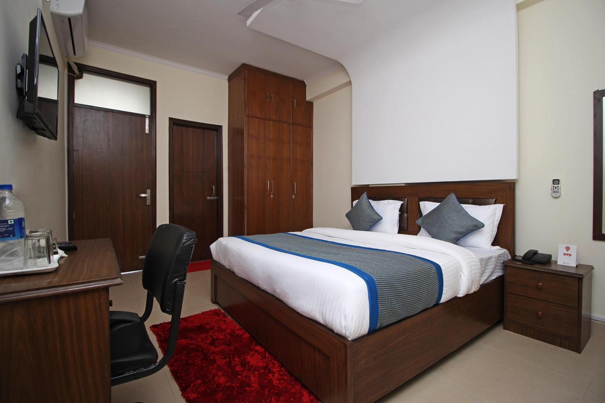 Hotel O Surya Palace Нью-Дели Экстерьер фото
